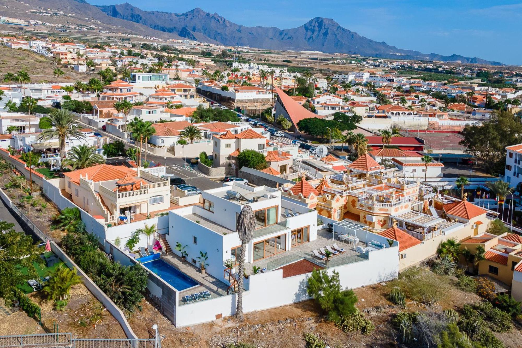 Fabulous Contemporary 5 Bedroom Villa With Private Heated Pool, Sleeps Max 13 Callao Salvaje Esterno foto