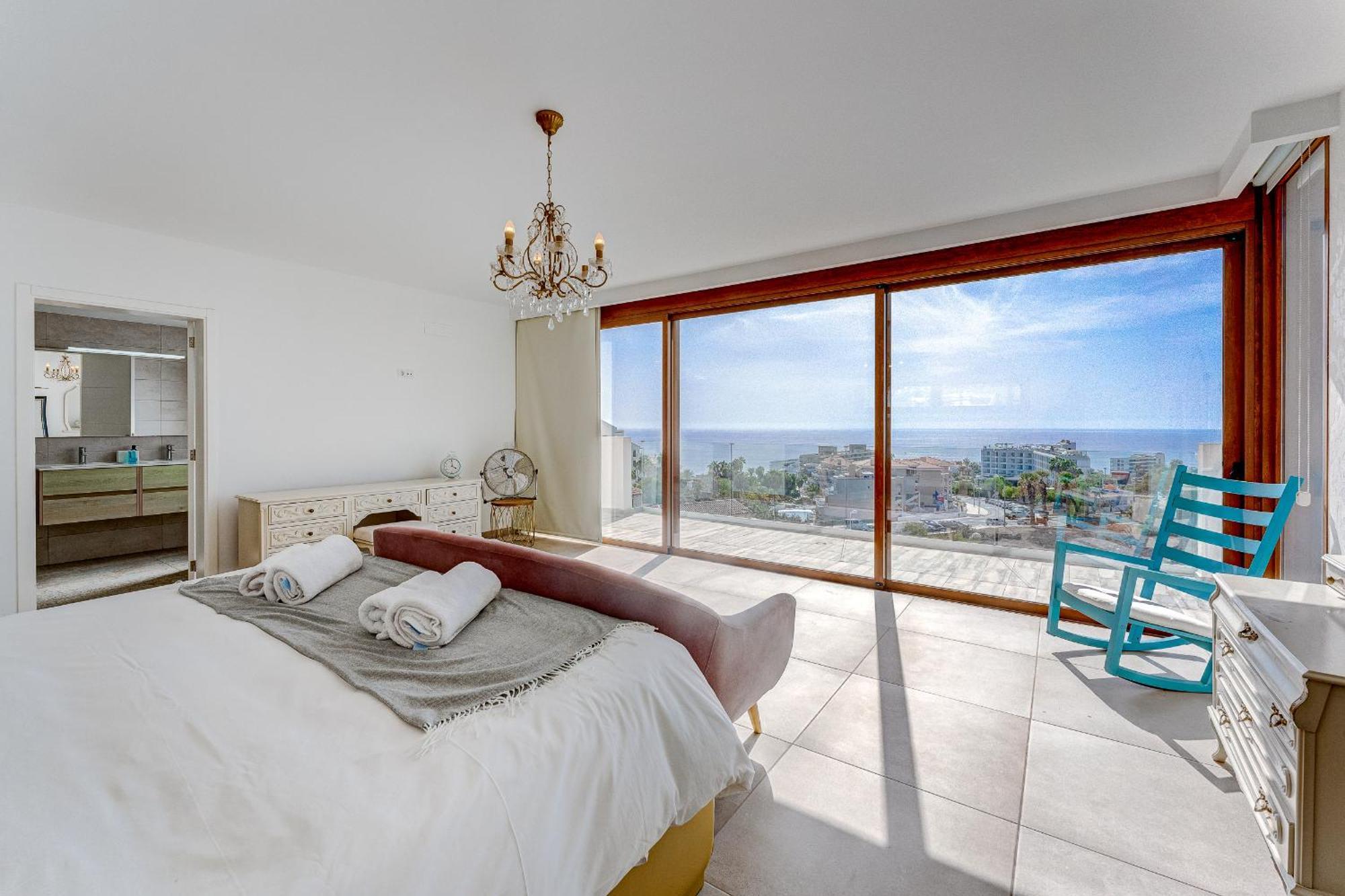 Fabulous Contemporary 5 Bedroom Villa With Private Heated Pool, Sleeps Max 13 Callao Salvaje Esterno foto
