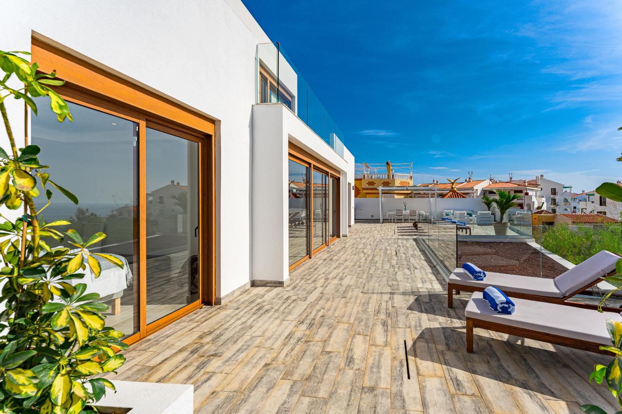 Fabulous Contemporary 5 Bedroom Villa With Private Heated Pool, Sleeps Max 13 Callao Salvaje Esterno foto