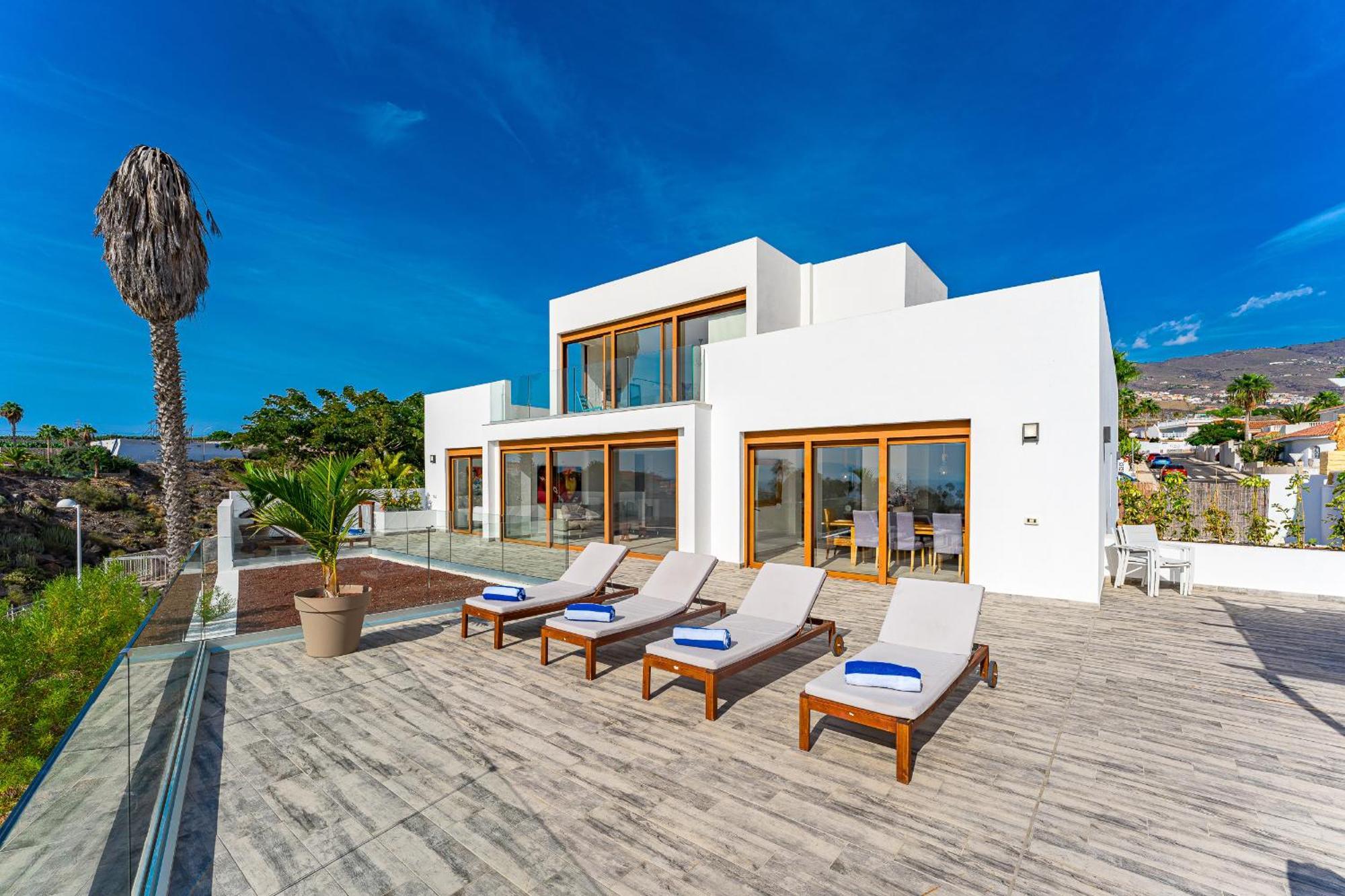 Fabulous Contemporary 5 Bedroom Villa With Private Heated Pool, Sleeps Max 13 Callao Salvaje Esterno foto